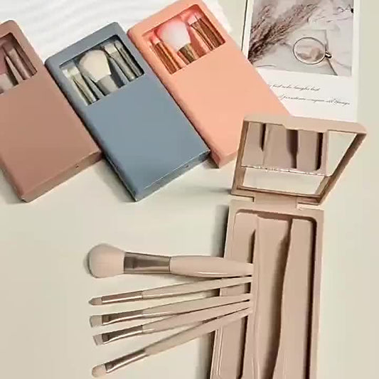 Portable 5 pcs make brush set with box.