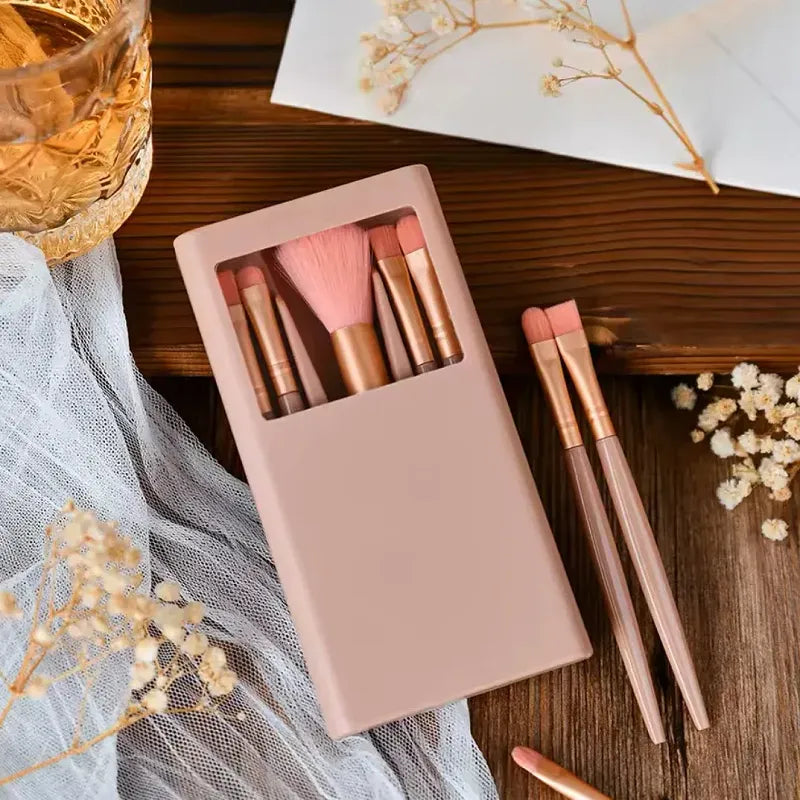 Portable 5 pcs make brush set with box.